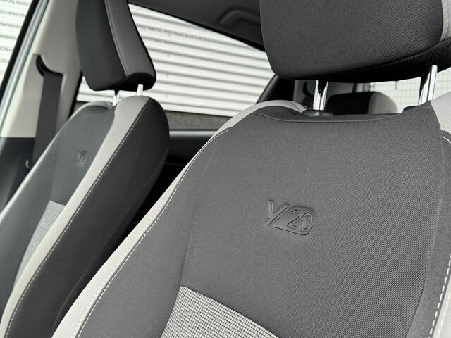 Toyota YARIS 1.5 Hybrid Y20 Apple Carplay en/of Android auto navigatie, Achteruitrijcamera, Cruise control, LMV, Smart Key, Privacy glass