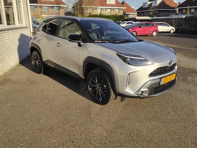 Toyota YARIS Cross 1.5 Hybrid Adventure Two tone