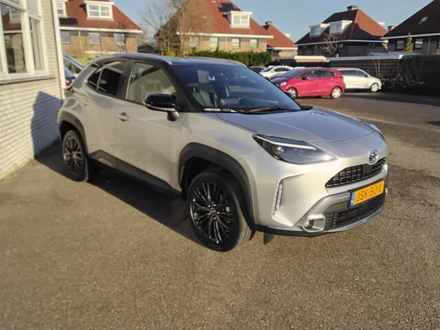 Toyota YARIS Cross 1.5 Hybrid Adventure Two tone