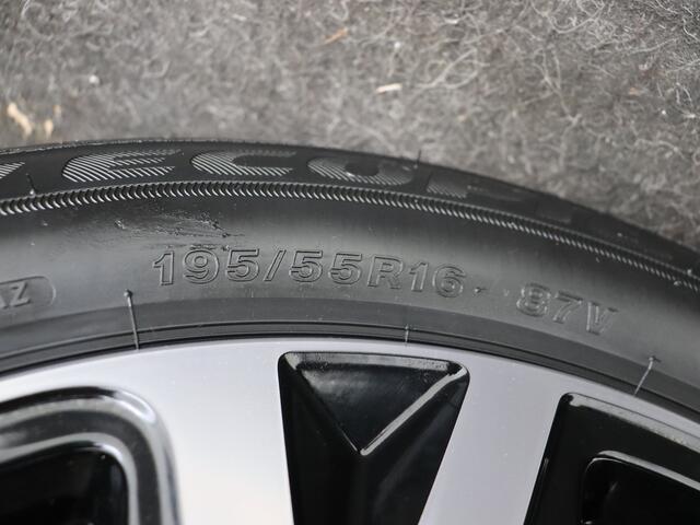 Toyota YARIS 1.5 Hybrid 115 Dynamic | Nieuwe Auto | Actieprijs