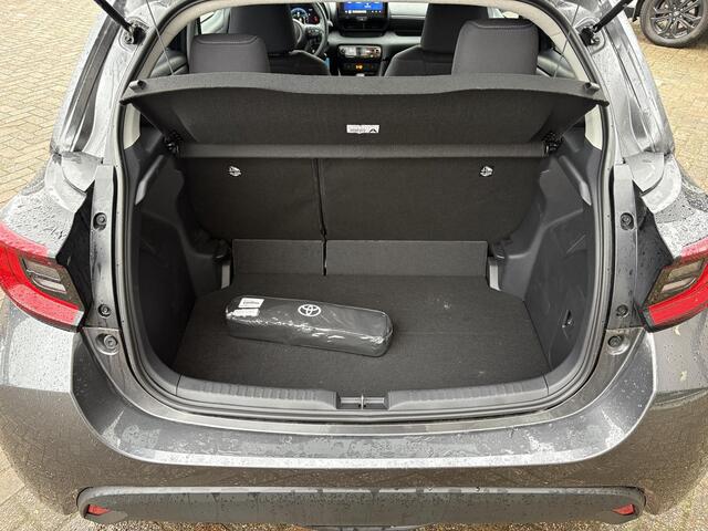 Toyota YARIS 1.5 Hybrid 115 First Edition