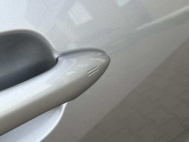 Toyota YARIS 1.5 VVT-i TeamNL | Keyless | Led | Adaptive Cruise