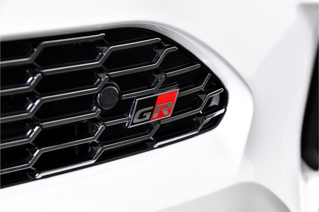 Toyota YARIS Cross 1.5 Hybrid 130 GR Sport | Dig.Cockpit | Adapt.Cruise | Head-up | Stoel+Stuurverw. | 360 Camera | PDC + NAV + App.Connect (Draadloos) | ECC | LM 18" | 9816