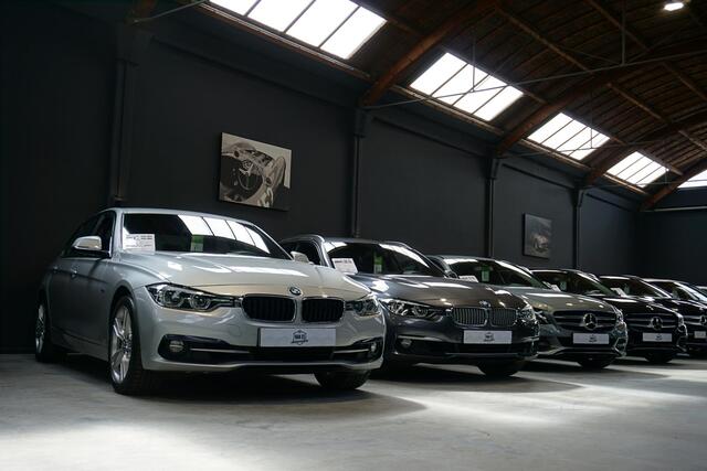 Toyota YARIS Cross 1.5 Hybrid GR Sport / Pano / HuD / JBL / Matrix