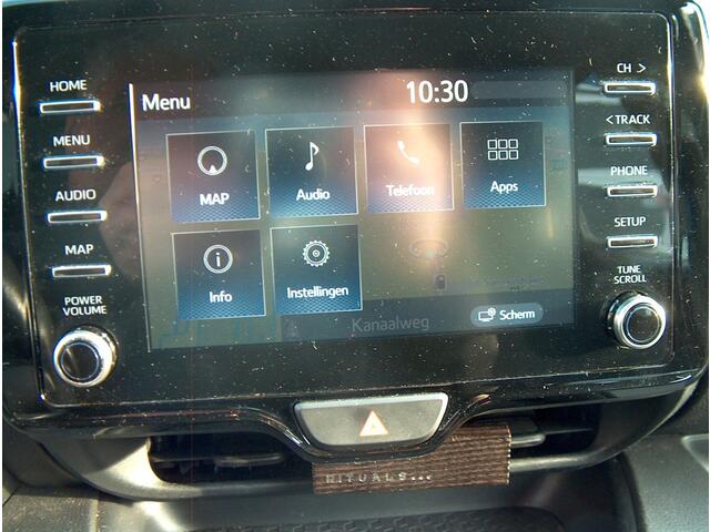 Toyota YARIS 1.5 Hyb. First Ed.