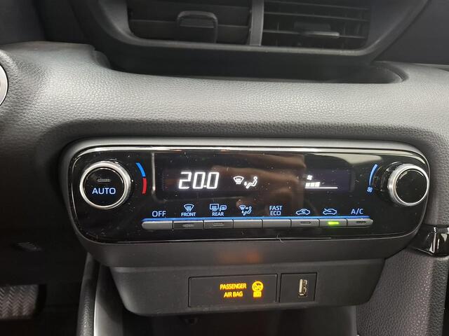 Toyota YARIS 1.5 Hybrid Dynamic LMV | ECC | CRUISE | CAMERA