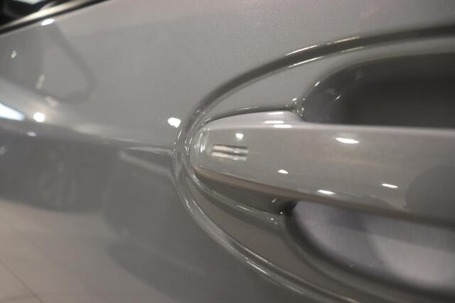 Toyota YARIS 1.5 Hybrid 115 Dynamic, Comfort Pakket, Stuurverwarming, Parkeersensoren, BSM, Camera