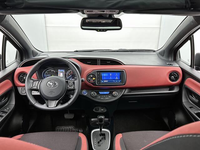 Toyota YARIS 1.5 Hybrid Design Sport | Apple Carplay & Android Auto | Parkeersensoren | Pano dak | *