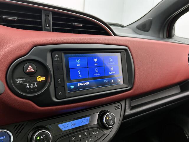 Toyota YARIS 1.5 Hybrid Design Sport | Apple Carplay & Android Auto | Parkeersensoren | Pano dak | *