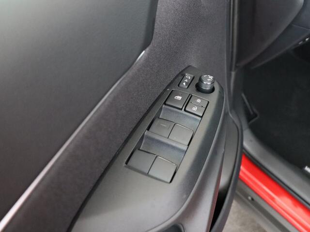 Toyota YARIS Cross 1.5 Hybrid 130 Dynamic | DEMO | Navigatie | Stoel en stuurverwarming | PDC | ACC |