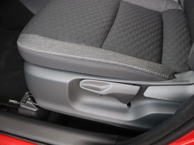 Toyota YARIS Cross 1.5 Hybrid 130 Dynamic | DEMO | Navigatie | Stoel en stuurverwarming | PDC | ACC |