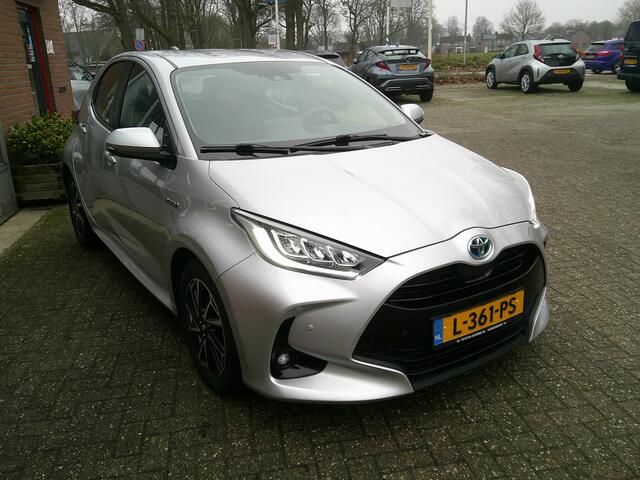 Toyota YARIS 1.5 Hybrid Dynamic Navi Pdc V+A