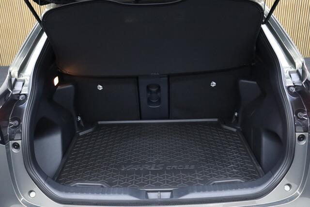 Toyota YARIS Cross 1.5 Hybrid 115 First Edition | Nieuw uit voorraad Leverbaar! | Parkeerhulp | Adaptive-cruise | Navigatie | Stoelverwarming | Apple Carplay & Android Auto | Camera | Keyless | LM Velgen