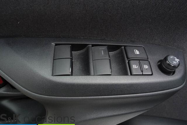 Toyota YARIS 1.5 Hybrid 115 Comfort Black Edition