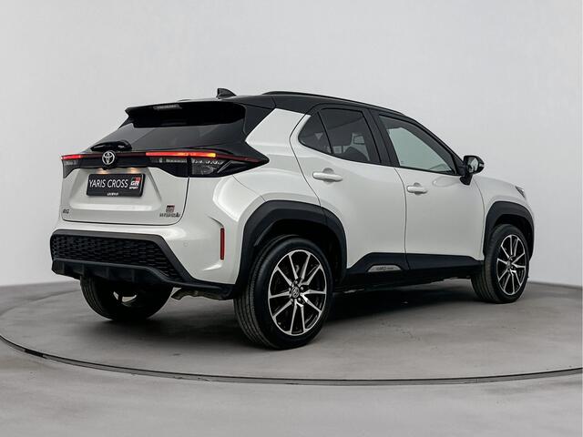 Toyota YARIS Cross 1.5 Hybrid GR Sport | Apple Carplay | Parkeercamera | Stoelverwarming |
