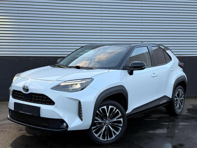 Toyota YARIS Cross 1.5 Hybrid Executive Trekhaak, Dodehoekdetectie, HUD, Stoelverwarming, LMV, LED, Elek. achterklep, Parkeersensoren