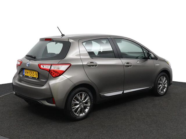 Toyota YARIS 1.5 Hybrid Executive | Trekhaak | Alcantara Bekleding | Navigatie | Keyless Start | Cruise Control | Climate Control |