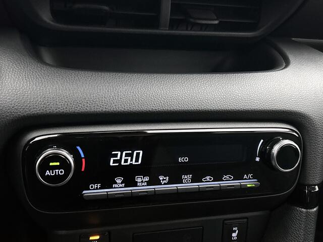 Toyota YARIS 1.5 Hybrid 115 Dynamic | BTW Voertuig | Stoelverwarming | Draadloos laden |