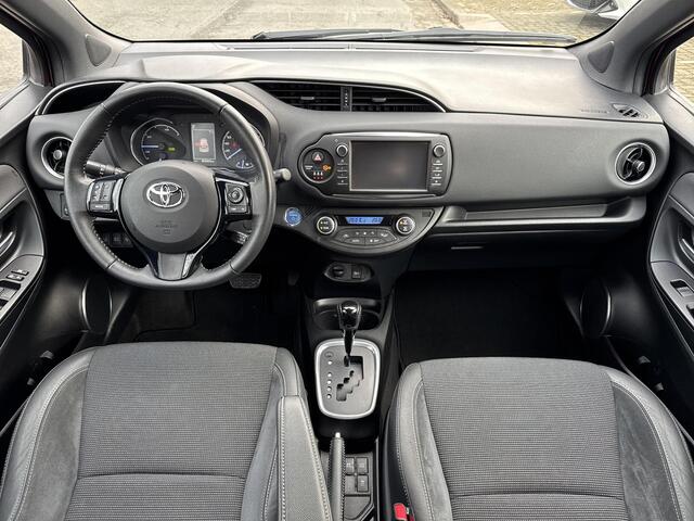 Toyota YARIS 1.5 Hybrid Executive | 06-10141018 Voor meer informatie