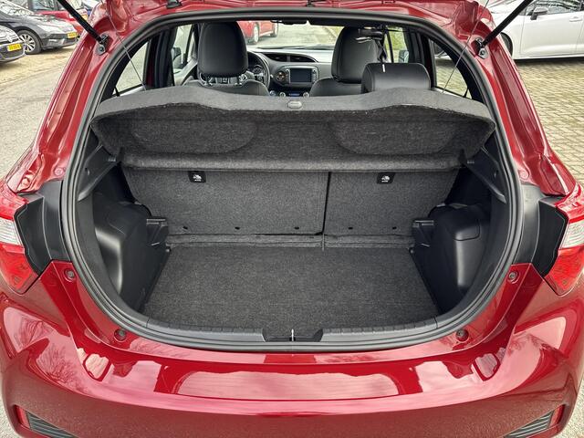 Toyota YARIS 1.5 Hybrid Executive | 06-10141018 Voor meer informatie