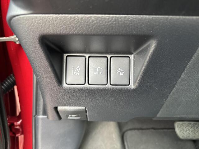 Toyota YARIS 1.5 Hybrid Executive | 06-10141018 Voor meer informatie