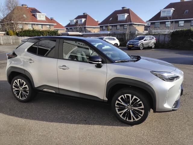 Toyota YARIS Cross 1.5 Hybrid Executive Trekhaak two tone blindspot