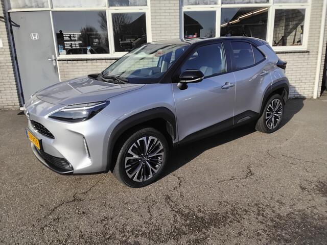 Toyota YARIS Cross 1.5 Hybrid Executive Trekhaak two tone blindspot