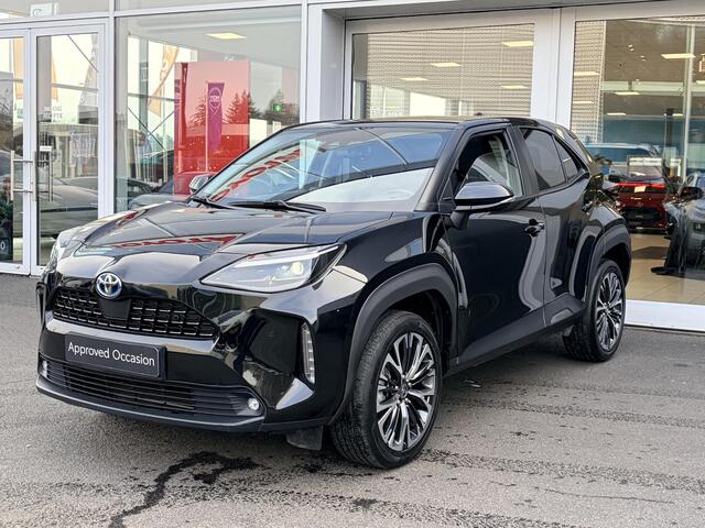 Toyota YARIS Cross 1.5 Hybrid Executive 18 inch | Panoramadak | Half leder | Parkeersensoren rondom