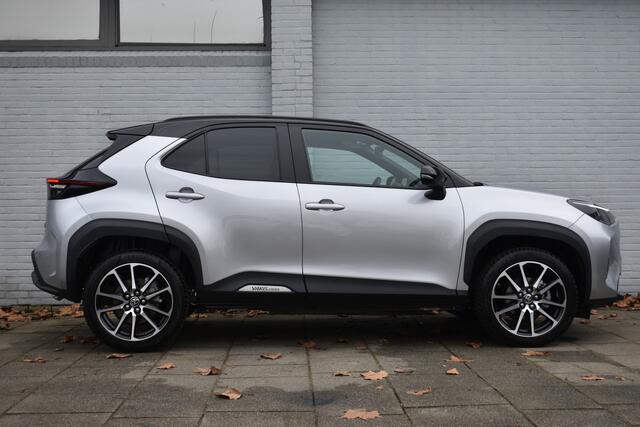 Toyota YARIS Cross 1.5 Hybrid 130 GR Sport Limited Automaat 130pk | Voorstoelen verwarmd | BSM | Achteruitrijcamera | Apple Carplay/Android Auto |