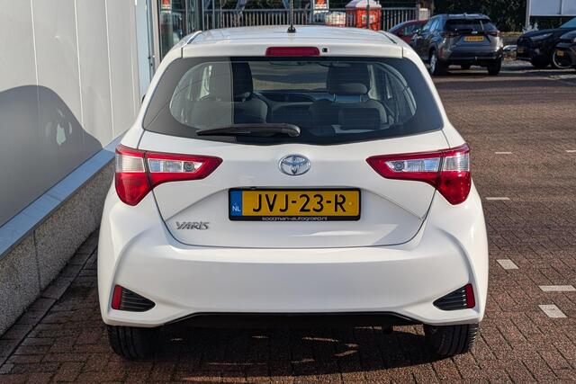 Toyota YARIS 1.5 VVT-i Design Red Achteruitrijcamera, Bluetooth