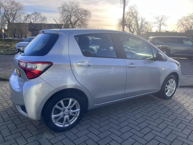 Toyota YARIS 1.5 Hybrid Active Lmv|Camera