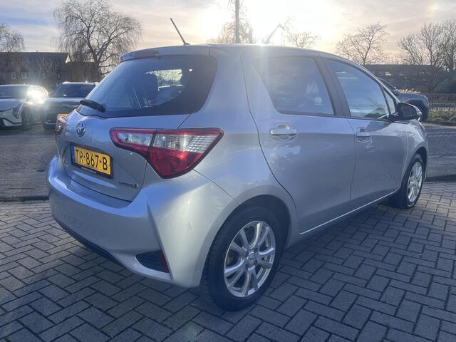 Toyota YARIS 1.5 Hybrid Active Lmv|Camera