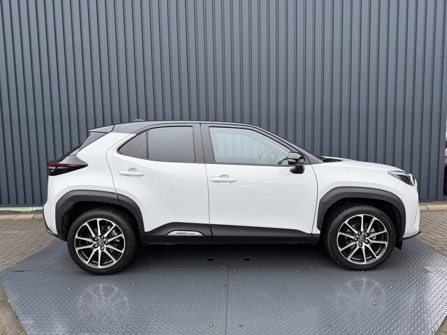Toyota YARIS Cross 1.5 Hybrid GR Sport / Bi tone | Pano dak | JBL | Elektrische achterklep | Rijklaar!!!