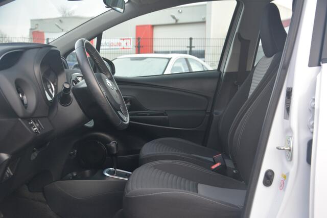 Toyota YARIS 1.5 Hybrid Aspiration | Navigatie | Camera | Automaat | Cruise | Clima | NL auto!! | Onderhoudshistorie aanwezig laatste beurt bij 105000 km