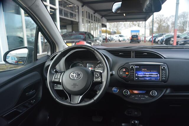 Toyota YARIS 1.5 Hybrid Aspiration | Navigatie | Camera | Automaat | Cruise | Clima | NL auto!! | Onderhoudshistorie aanwezig laatste beurt bij 105000 km