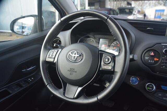 Toyota YARIS 1.5 Hybrid Aspiration | Navigatie | Camera | Automaat | Cruise | Clima | NL auto!! | Onderhoudshistorie aanwezig laatste beurt bij 105000 km