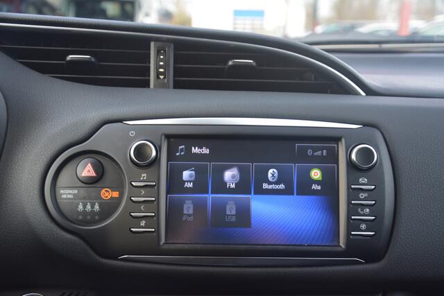 Toyota YARIS 1.5 Hybrid Aspiration | Navigatie | Camera | Automaat | Cruise | Clima | NL auto!! | Onderhoudshistorie aanwezig laatste beurt bij 105000 km