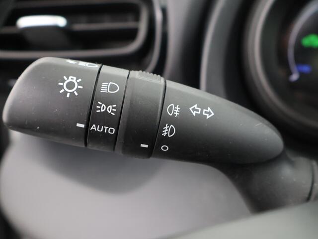 Toyota YARIS 1.5 Hybrid Dynamic | NL auto | Dealeronderhouden | LM velgen |