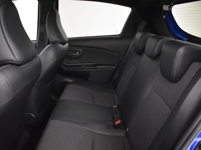 Toyota YARIS 1.5 Hybrid Bi-Tone | Navigatie | Keyless