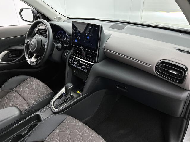 Toyota YARIS Cross 1.5 Hybrid 130 Executive | Zeer luxe uitvoering | Blindspot | Stoelverwarming | Facelift Model | Stuur + Voorruit verwarming |