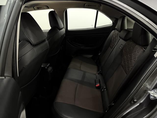 Toyota YARIS Cross 1.5 Hybrid 115 First Edition Camera, Half leder, Apple carplay, Keyless start, Rijstrook correctie, Cruise control, 2 jaar garantie