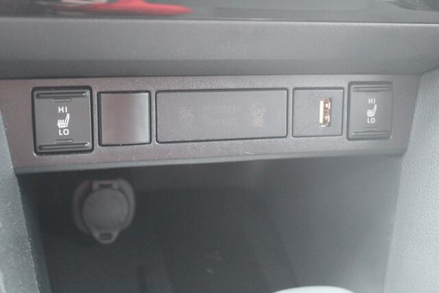 Toyota YARIS Cross 1.5 Hybrid Dynamic Team D Keyless start-stop l Stuur- en stoelverwarming l Parkeercamera l Apple carplay/ Android auto l Dode hoek detectie