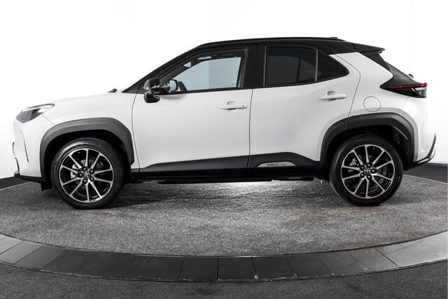 Toyota YARIS Cross 1.5 Hybrid 130 GR Sport | Adapt.Cruise | Head-up | 360 Camera | Stoel+Stuurverw. | Dig.Cockpit | NAV + App.Connect (Draadloos) | ECC | LM 18" | 6116 detail foto's toevoegen!