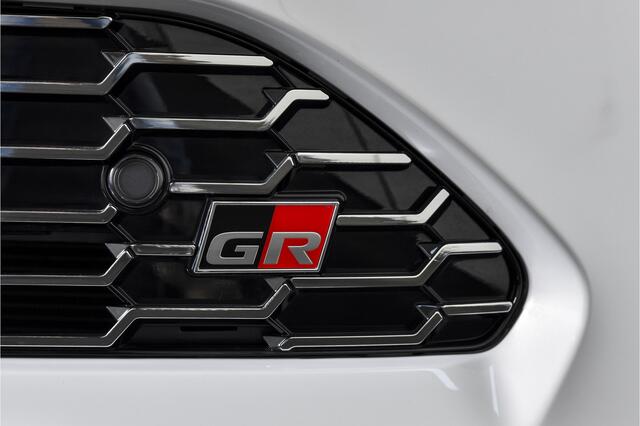 Toyota YARIS Cross 1.5 Hybrid 130 GR Sport | Adapt.Cruise | Head-up | 360 Camera | Stoel+Stuurverw. | Dig.Cockpit | NAV + App.Connect (Draadloos) | ECC | LM 18" | 6116 detail foto's toevoegen!