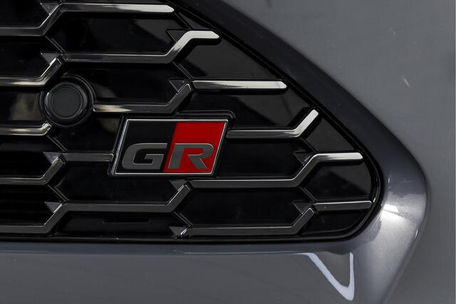 Toyota YARIS Cross 1.5 Hybrid 130 GR Sport | Adapt.Cruise | Head-up | 360 Camera | Stoel+Stuurverw. | Dig.Cockpit | NAV + App. Connect (Draadloos) | ECC | LM 18" | 9816