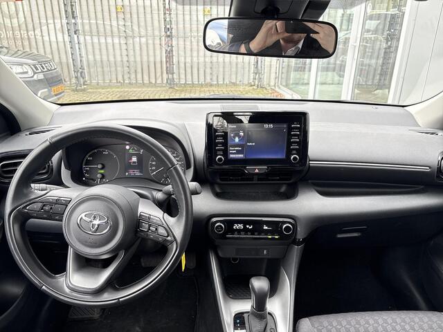 Toyota YARIS 1.5 Hybrid Active **APPLE CARPLAY/ ADAPTIIEF CRUISE CONTROL/ CLIMATE CONTROL/ 36 MAANDEN GARANTIE**