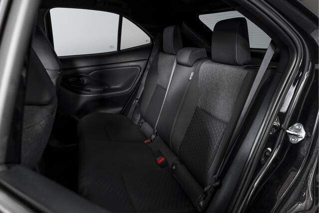 Toyota YARIS Cross 1.5 Hybrid 115 Dynamic | Dig.Cockpit | Adapt.Cruise | Stoel-+stuurverwarming | Camera | PDC | NAV+App.Connect | Auto.Airco | LM 17" | 9524