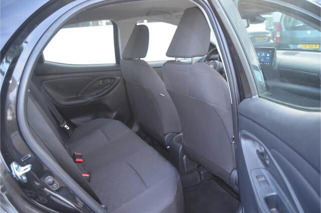 Toyota YARIS 1.5 VVT-i Business camera