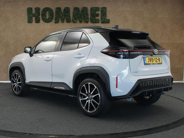 Toyota YARIS Cross 1.5 Hybrid 130 GR SPORT - ELEKTRISCHE ACHTERKLEP - CAMERA - PARKEERSENSOREN VOOR/ ACHTER - PARKEERASSISTENT - HEAD UP DISPLAY - DODEHOEK DETECTIE - VOORSTOELEN VERWARMD - STUUR VERWARMD - VOORRUIT VERWARMD - KEYLESS ENTRY/ START - SPORTSTOELEN