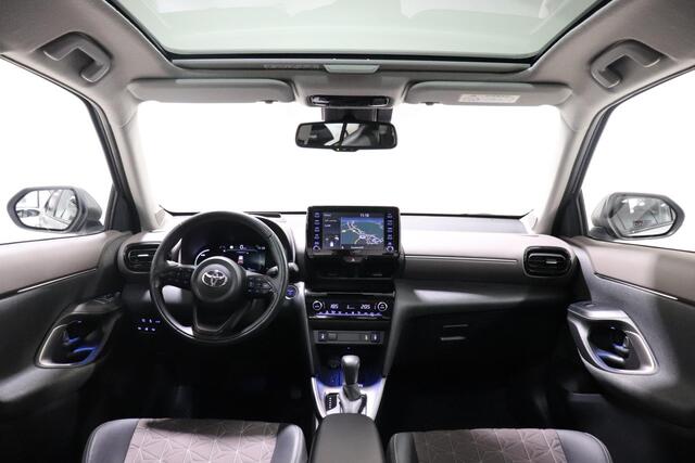 Toyota YARIS Cross 1.5 Hybrid Executive, Stoel & Stuur Verwarming, Keyless, 360 Camera, BSM, Panodak!